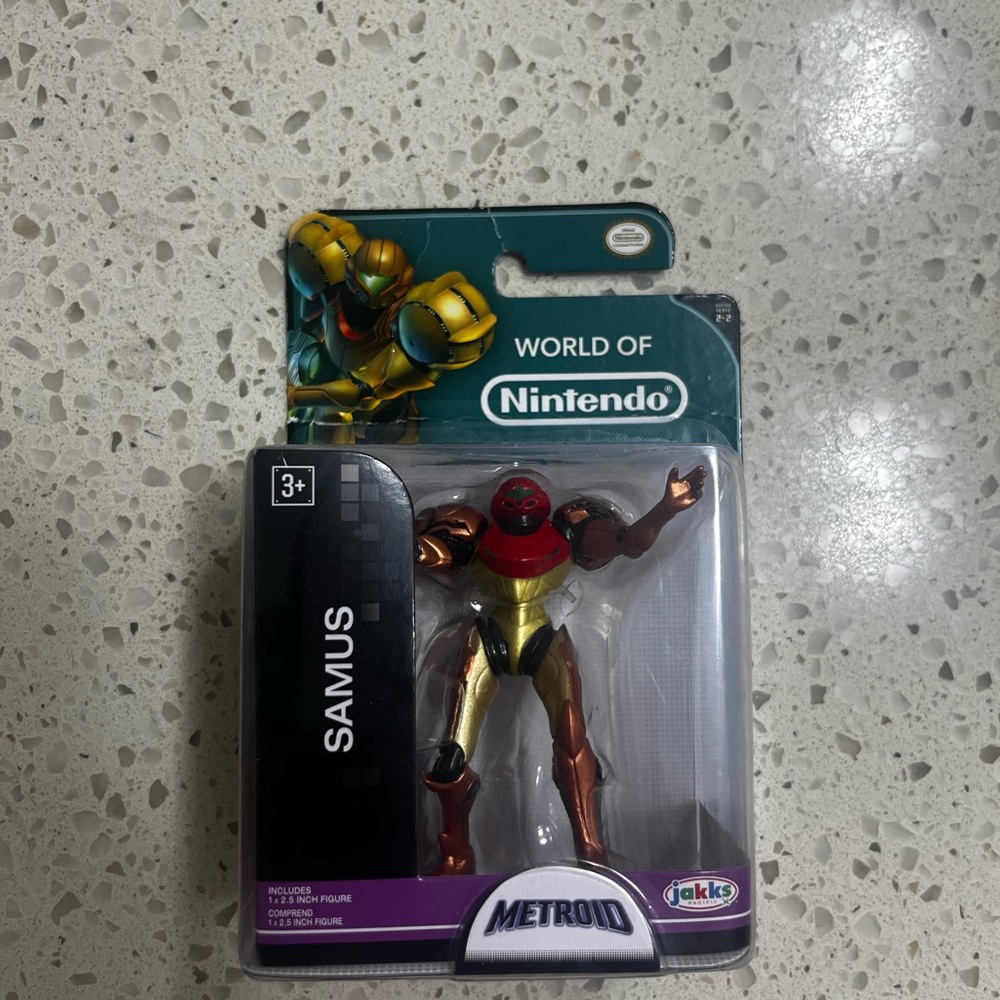 Nintendo Samus Aran Figure with Gold and Red Armor